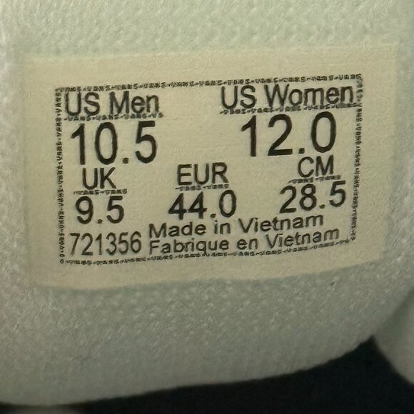 Men's 10.5, Women's 12 - VANS UltraRange Neo VR3 Lightweight Shoe - True White - Picture 8 of 8